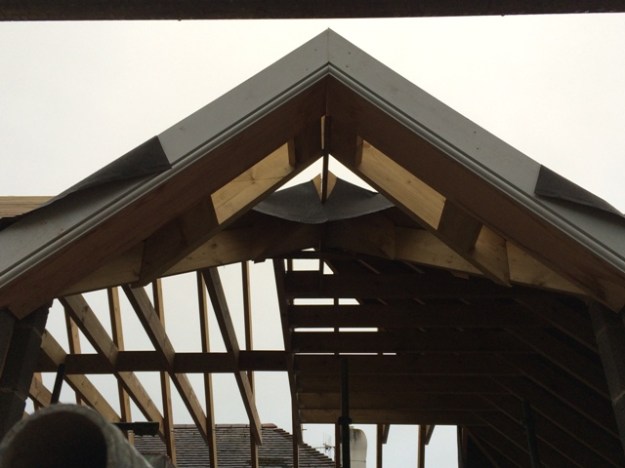 hip-roof-has-been-constructed-incorrectly-picture-3