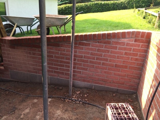 sloping-wall-corner-to-side-and-rear