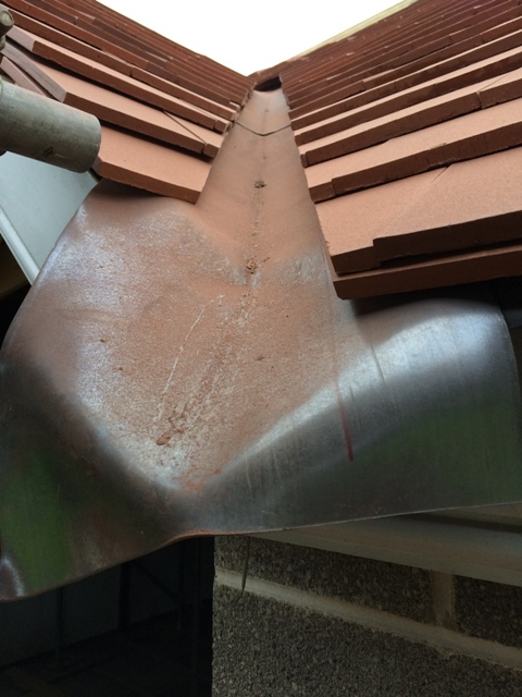lead-valley-down-side-of-hip-roof