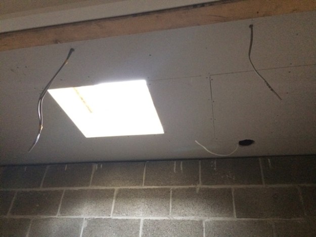 new-plasterboard-ceiling-in-new-bathroom