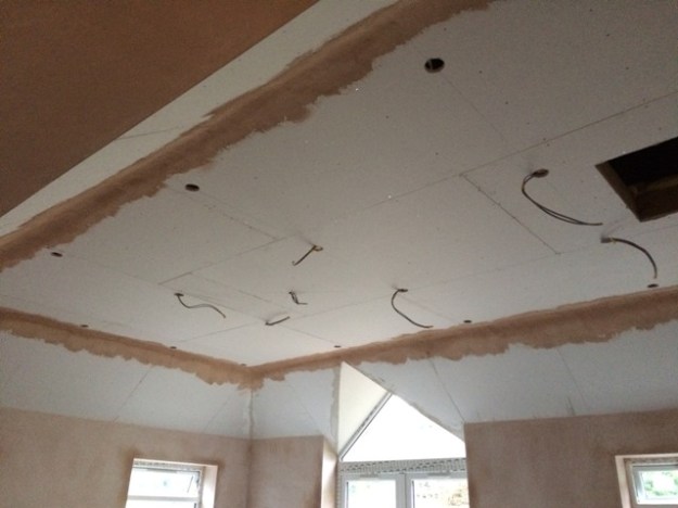 plaster-around-ceiling-in-new-kitchen