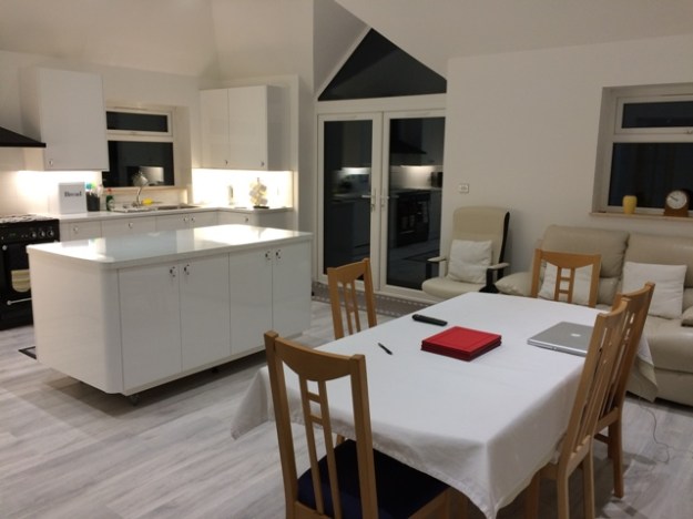 Kitchen finished! Just need to fill cupboards now!