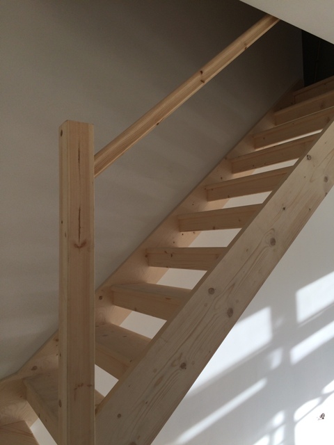 Side of staircase - no spindles yet