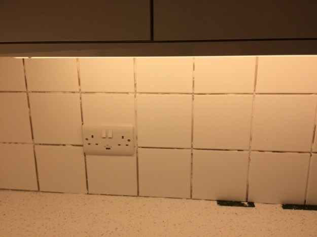 tiling in new kitchen pic 2