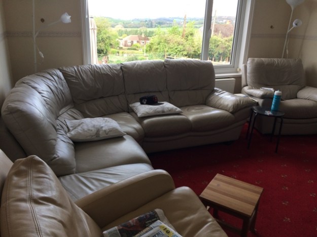 Old corner settee 17.4.17 pic2